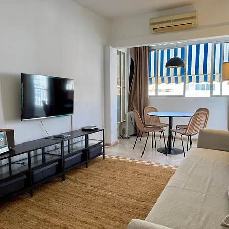 The Iii Center - Eaw Homes Apartmán